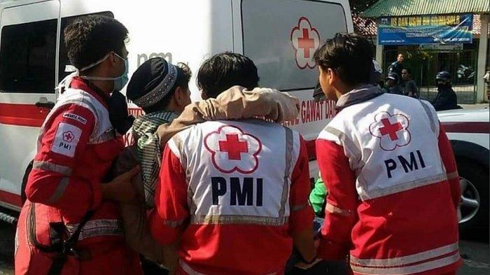 palang-merah-indonesia-seragam-pmi