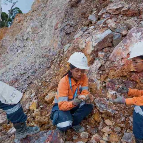 Prospek-Kerja-Lulusan-Teknik-Geologi-di-Pertambangan